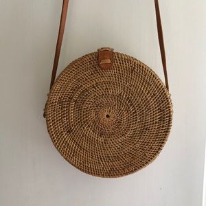 Round rattan basket purse